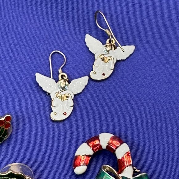 Christmas Lot:  Angel Earrings, Bell/Holly Pin; Candy Cane Pin & Holly Earrings - Picture 3 of 7
